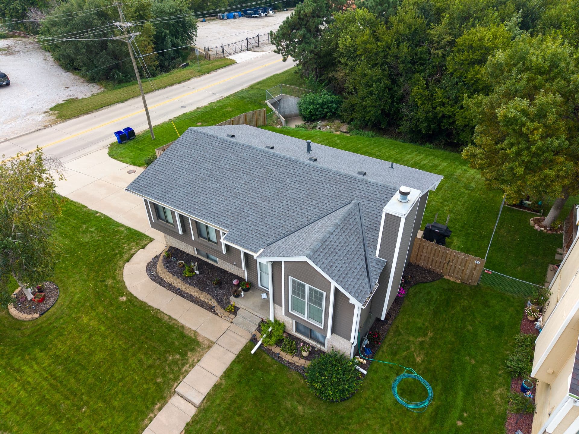 asphalt shingle roof